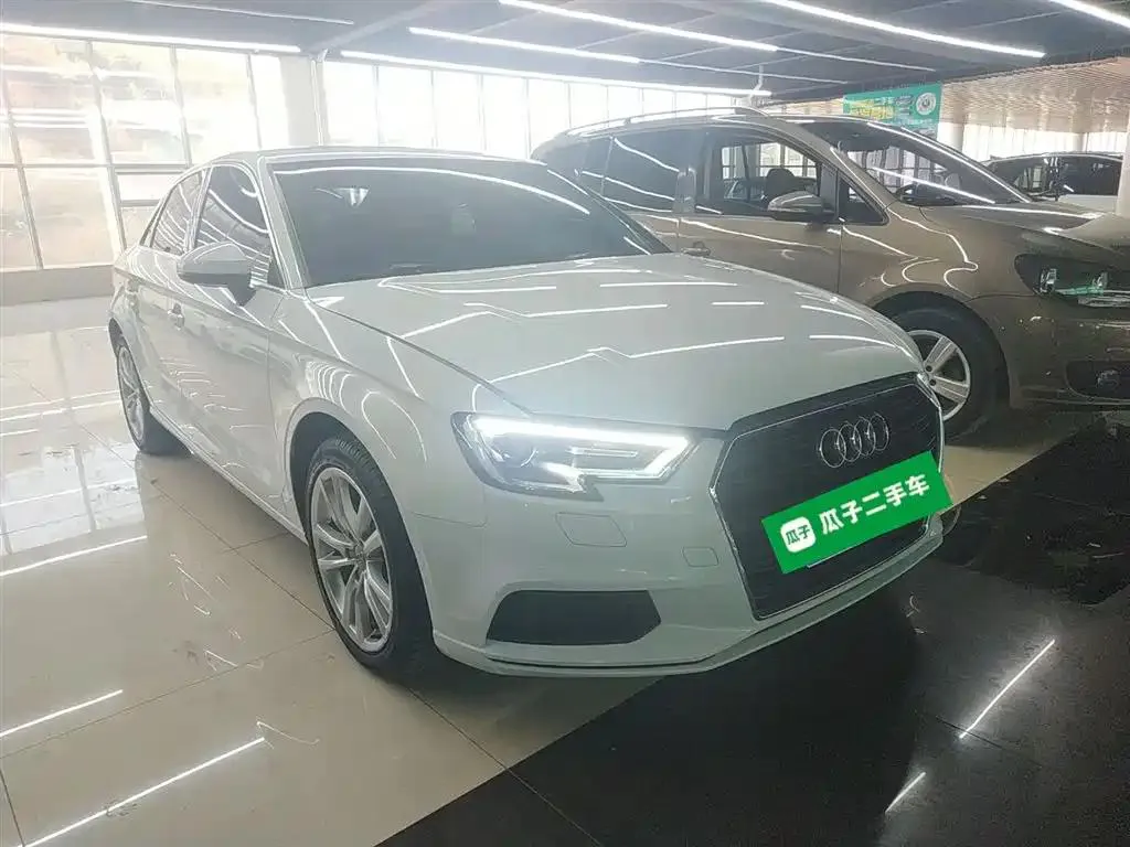 Audi A3 A3 2018 30th Anniversary Limousine 35 TFSI Progressive — Ver foto 4