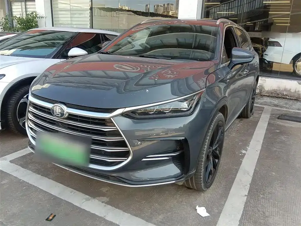 BYD BYD Tang EV — Silver / Gray