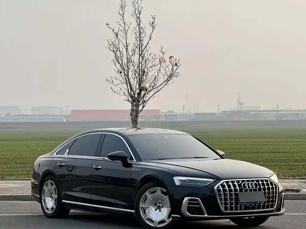 Audi Audi A8 — Noir