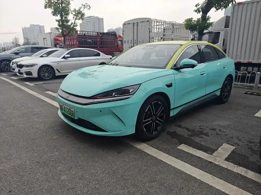 BYD BYD Qin L — Silver / Gray