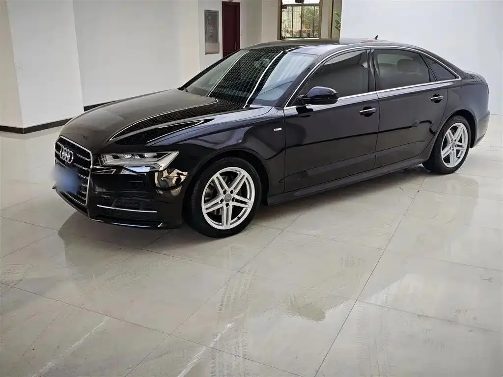 Audi A6L A6L 2018 30th Anniversary Model 30 FSI Fashion Edition — View photo 2