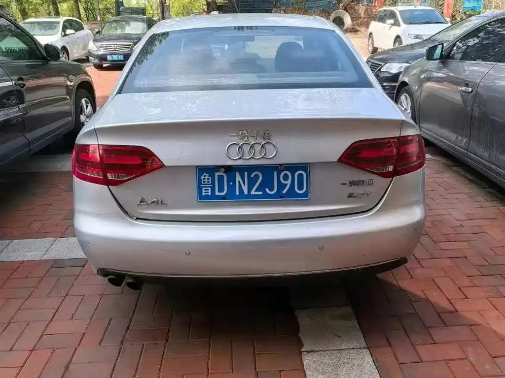 Audi A4L A4L 2010 2.0 TFSI Comfort Edition — Voir la photo 5