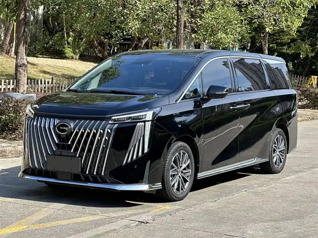 GAC GAC Trumpchi Trumpchi — أسود