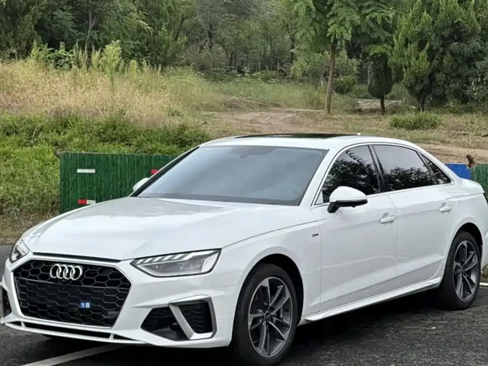 Audi Audi A4L — White