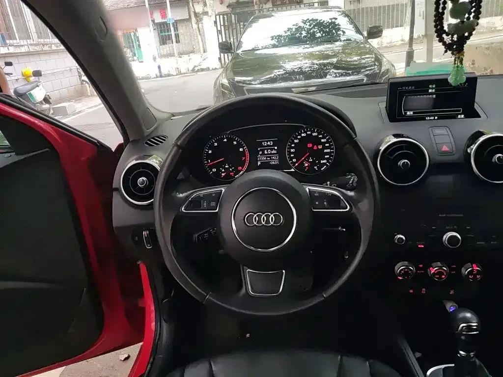 Audi A1 A1 2014 30 TFSI Sportback Comfort Edition — Ver foto 3