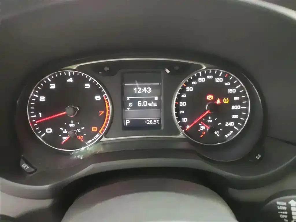 Audi A1 A1 2014 30 TFSI Sportback Comfort Edition — Ver foto 4