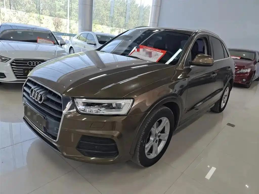 Audi Q3 Q3 2018 30th Anniversary Model 35 TFSI Fashion Model — Ver foto 2