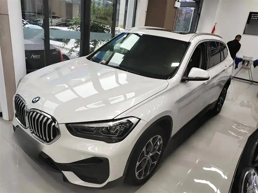 BMW BMW X1 — Белый