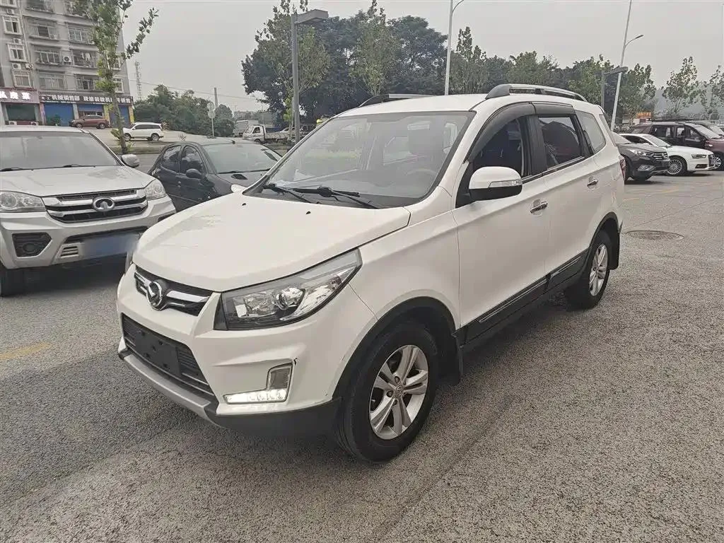 BAIC BAIC Huansu S3 — أبيض
