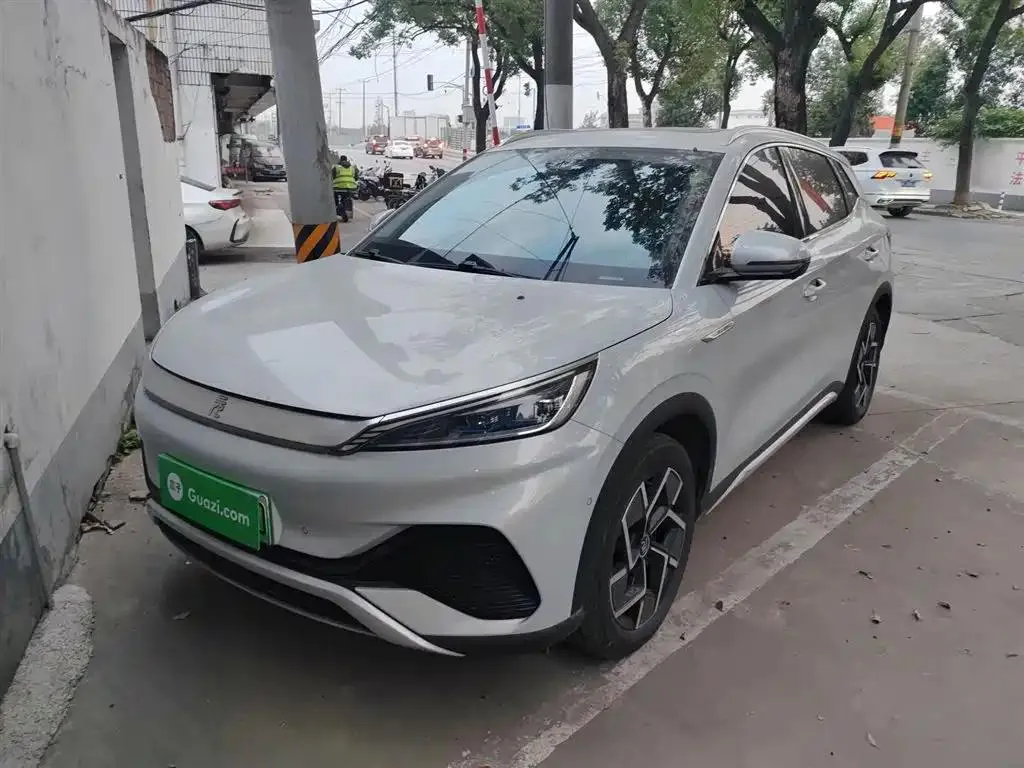 BYD BYD Yuan PLUS — Argenté / Gris