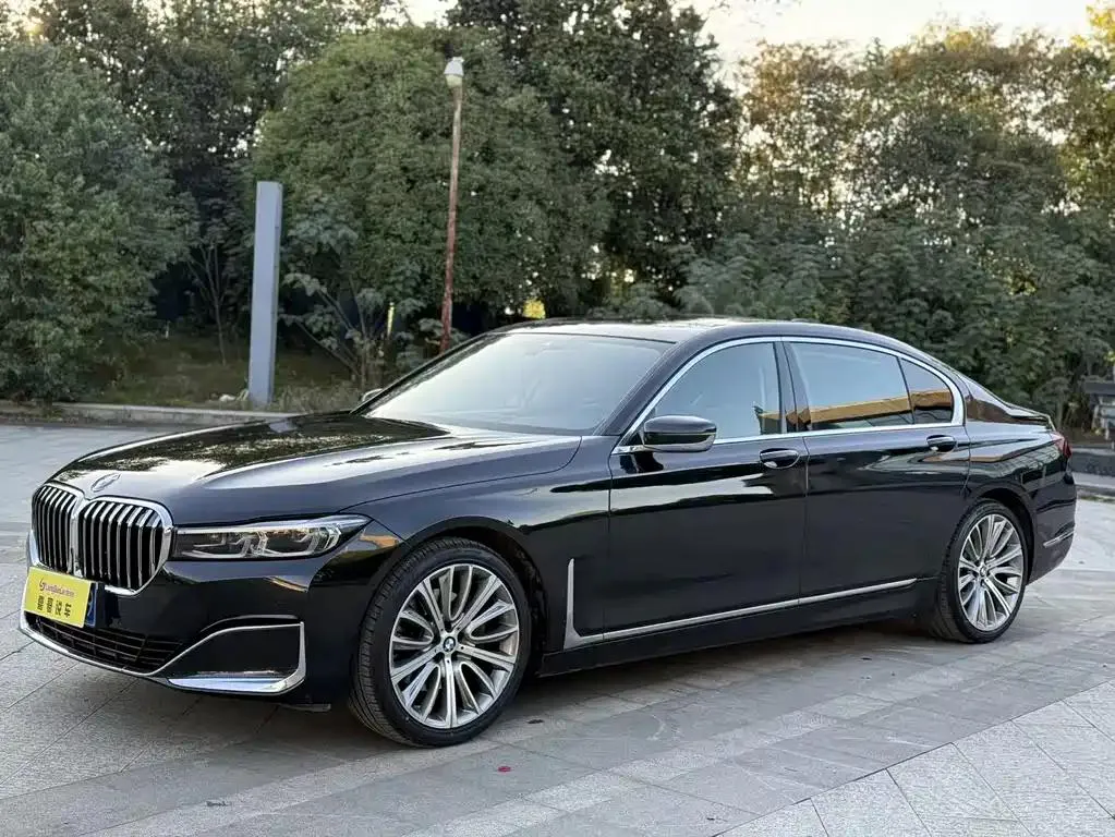 BMW BMW 7 Series — أسود