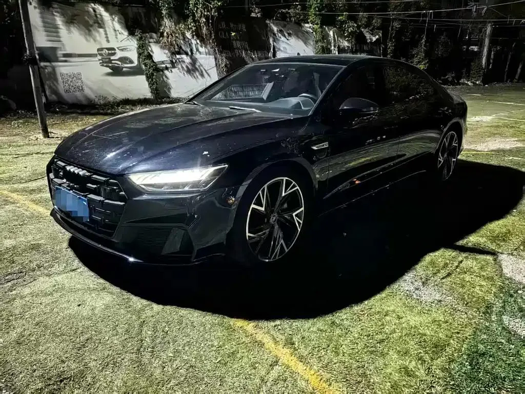 Audi Audi A7L — Black