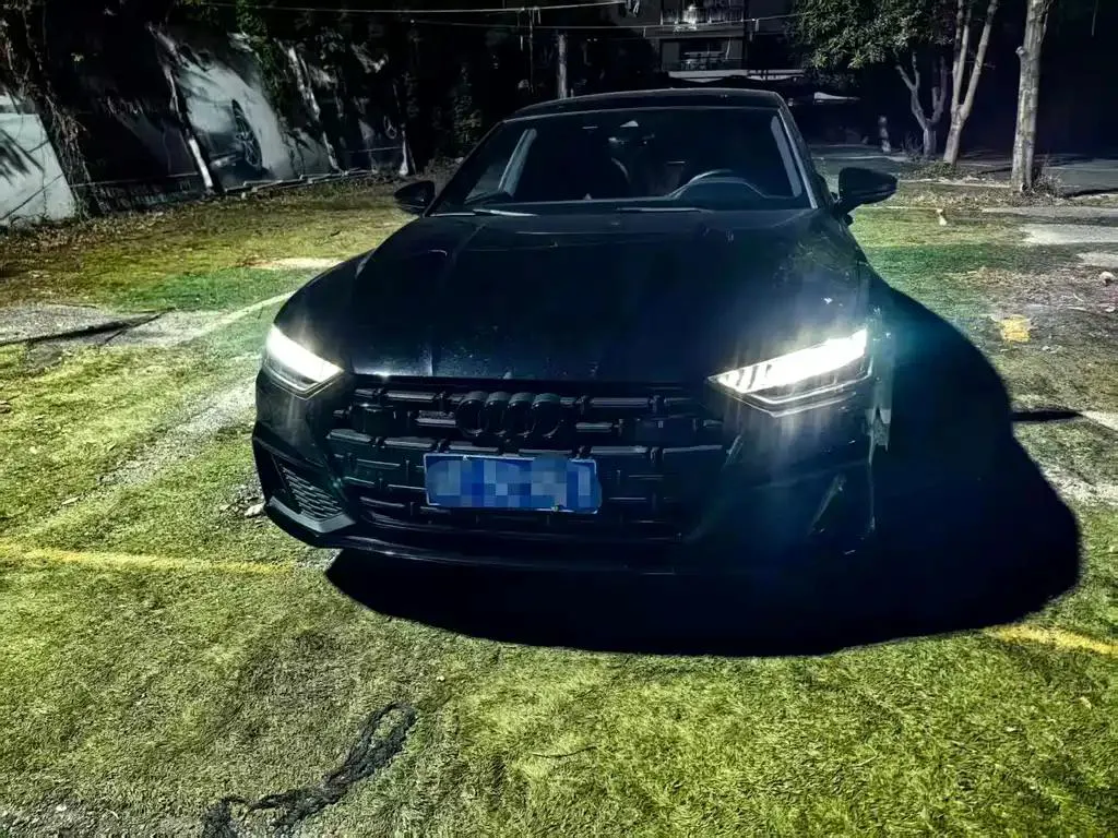Audi A7L A7L 2024 45 TFSI quattro S-line Black Warrior Edition — Ver foto 2