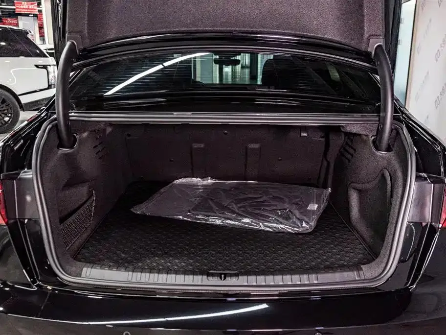 Audi A6L A6L 2024 40 TFSI Luxury Elegant Edition — Voir la photo 6
