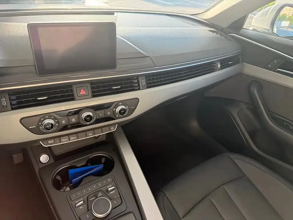Audi A4L A4L 2019 40 TFSI Progressive National V — Ver foto 5