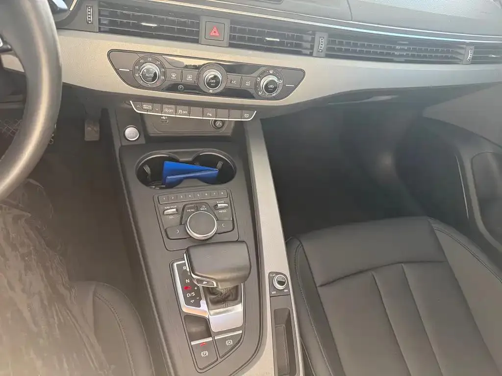 Audi A4L A4L 2019 40 TFSI Progressive National V — Ver foto 6