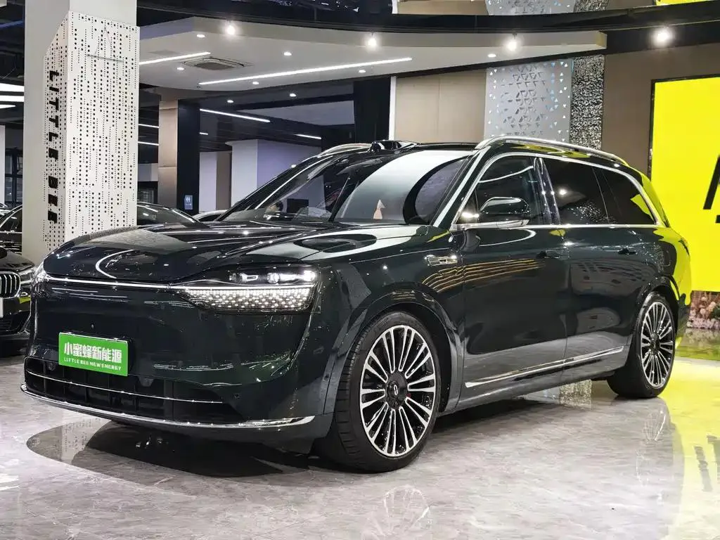 AITO AITO M9 — Green