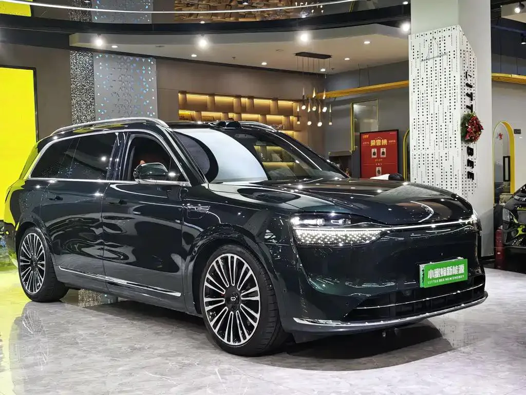 AITO M9 M9 2024 Extended Range Ultra Edition 42kWh 6-seater Edition — Ver foto 3