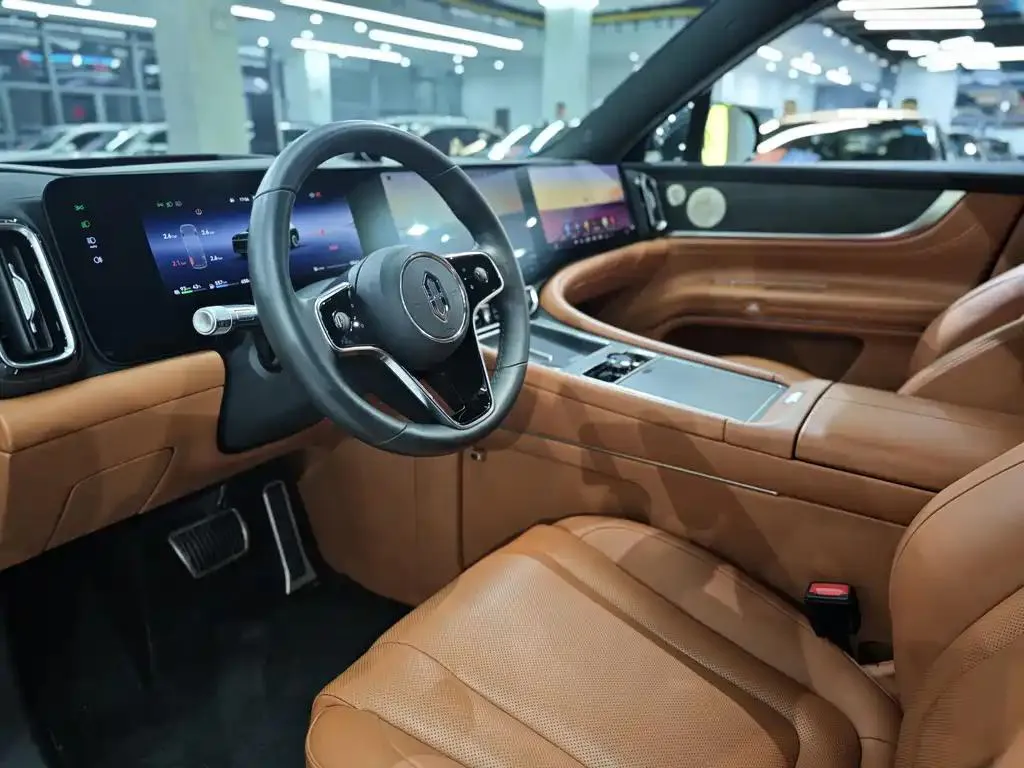 AITO M9 M9 2024 Extended Range Ultra Edition 42kWh 6-seater Edition — Ver foto 5