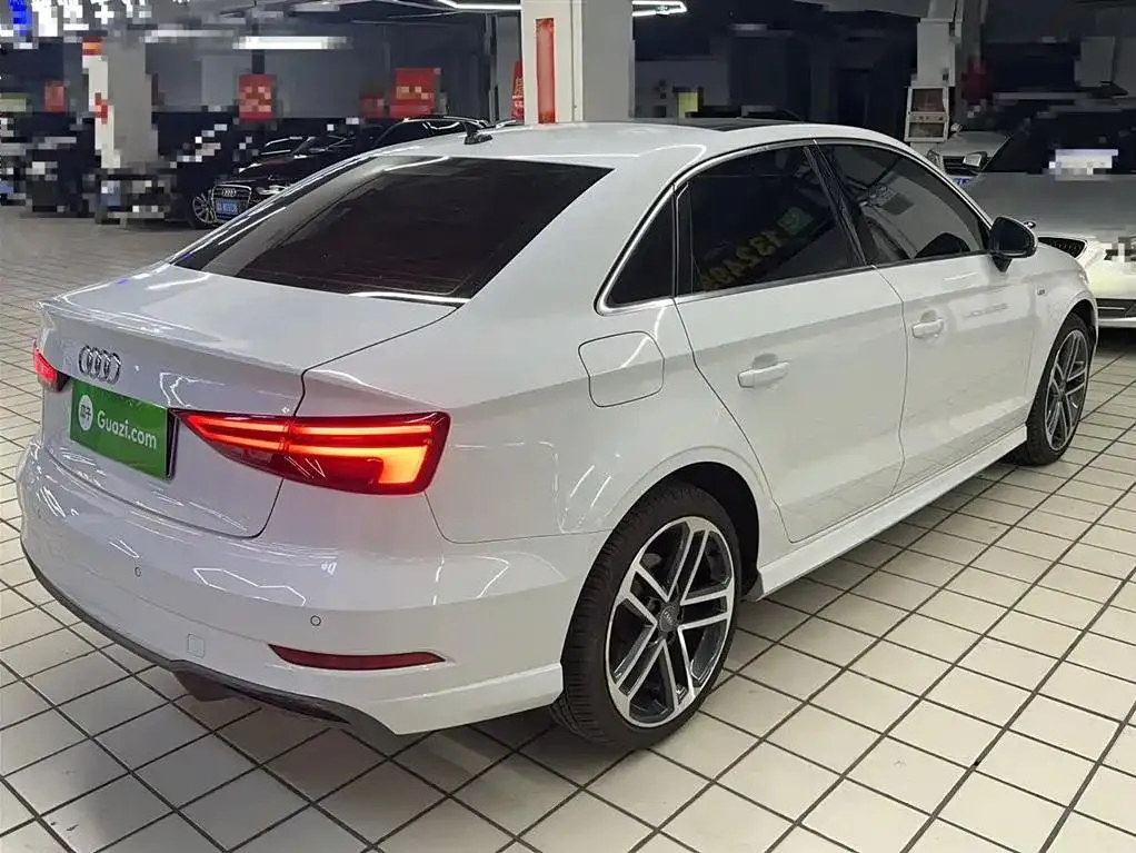 Audi A3 A3 2020 Limousine 35 TFSI Sports National VI — Voir la photo 5