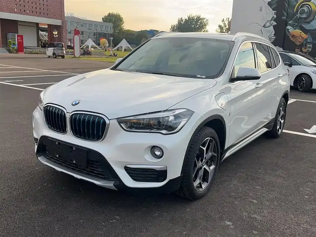 BMW BMW X1 — أبيض