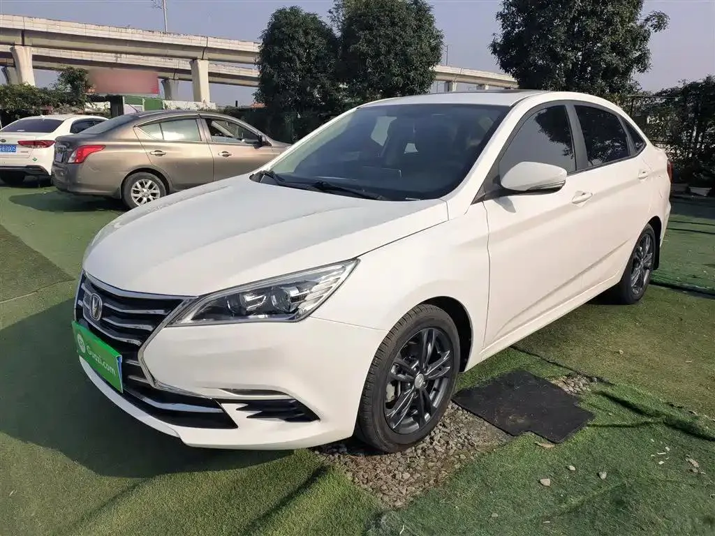 Changan Changan Eado DT — Blanc