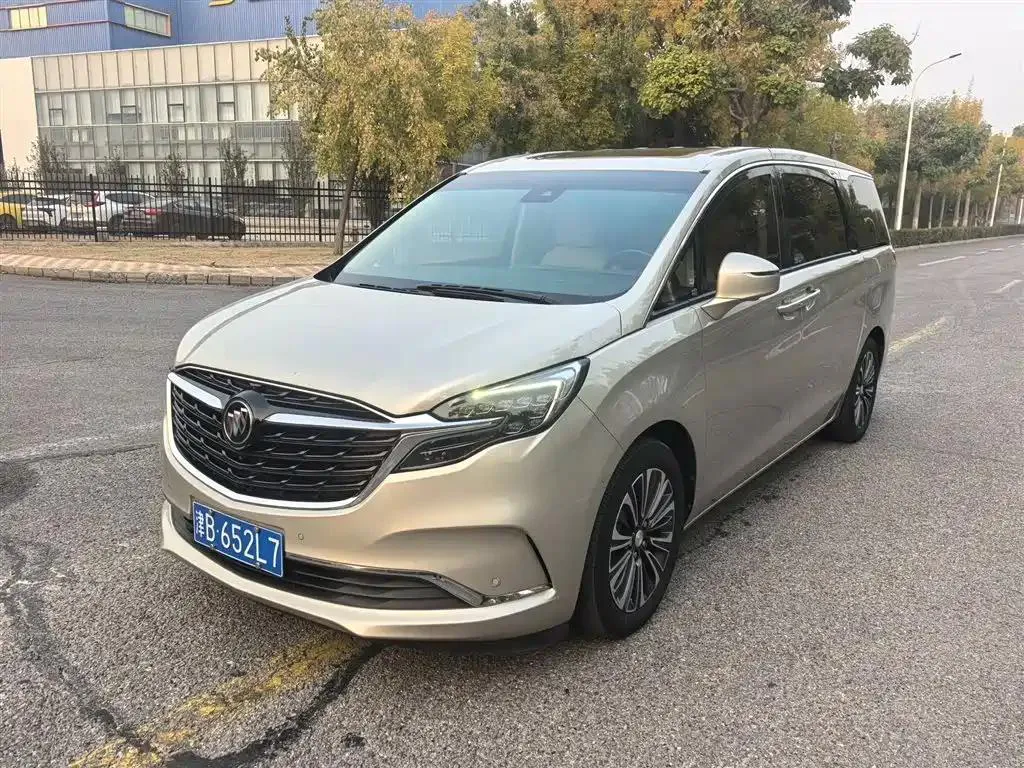 Buick Buick GL8 — Champagne