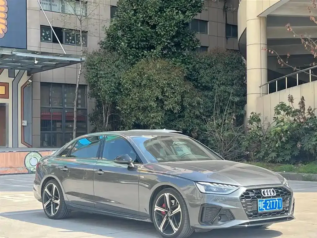 Audi A4L A4L 2022 45 TFSI quattro Selected Dynamic Edition — عرض الصورة 3