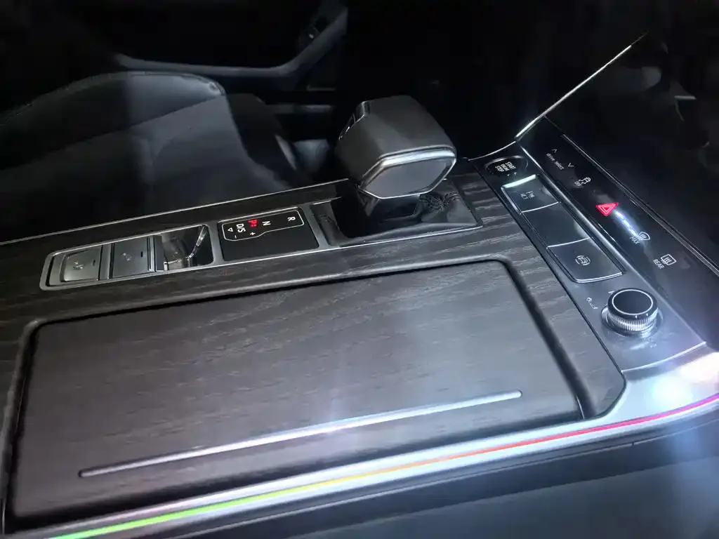 Audi A6L A6L 2024 55 TFSI quattro Premium Dynamic Edition — Ver foto 4