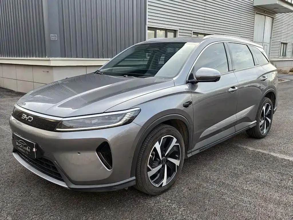 BYD BYD Sealion 05 — Argenté / Gris