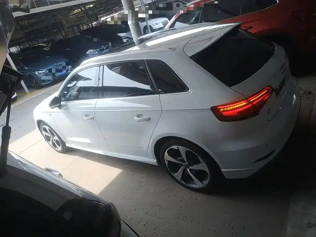 Audi A3 A3 2017 Sportback 35 TFSI Sports Edition — Voir la photo 5