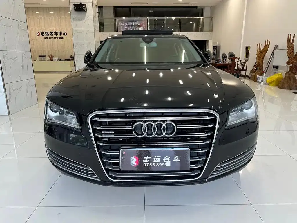 Audi Audi A8 — Black