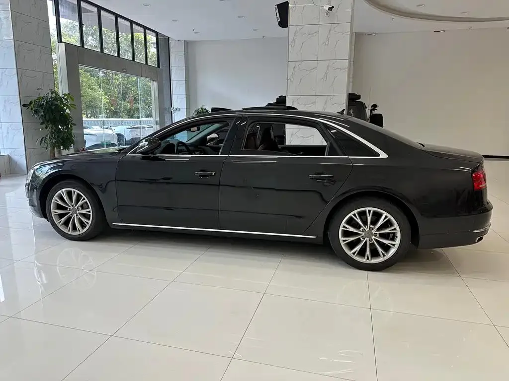 Audi A8 A8 2013 A8L 50 TFSI quattro comfort model — Ver foto 3