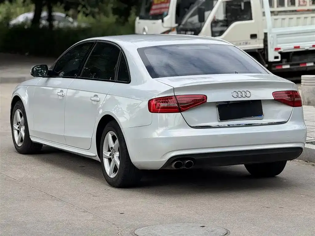 Audi A4L A4L 2015 35 TFSI Automatic Standard Model — Voir la photo 3