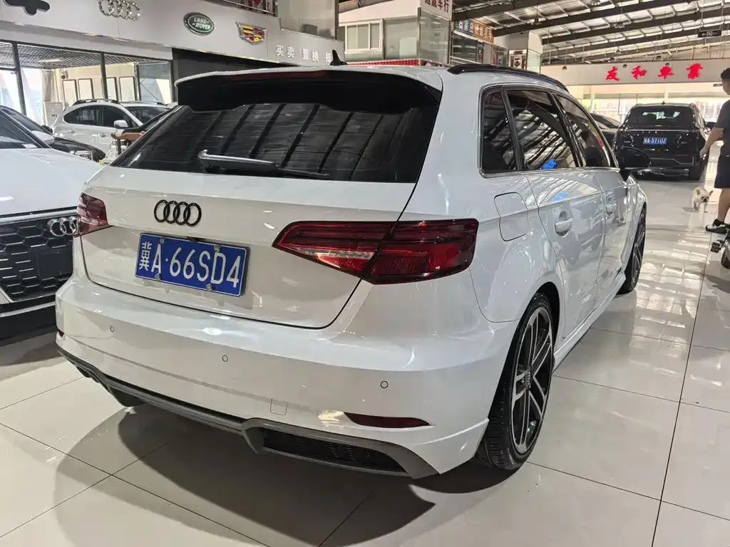 Audi A3 A3 2020 Sportback 35 TFSI Fashion National VI — عرض الصورة 3