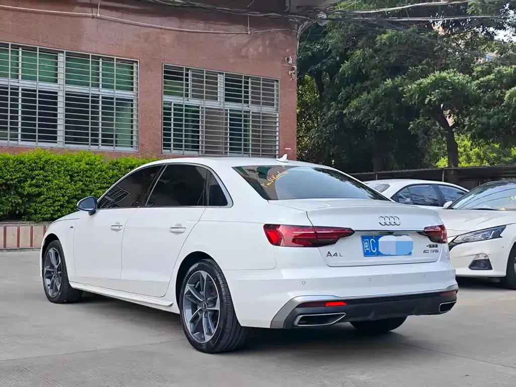 Audi A4L A4L 2023 40 TFSI Fashion Dynamic Edition — عرض الصورة 3