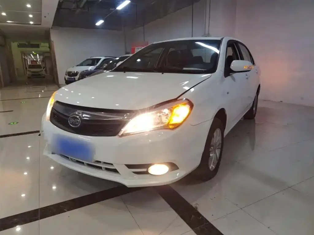 BYD BYD F3 — أبيض