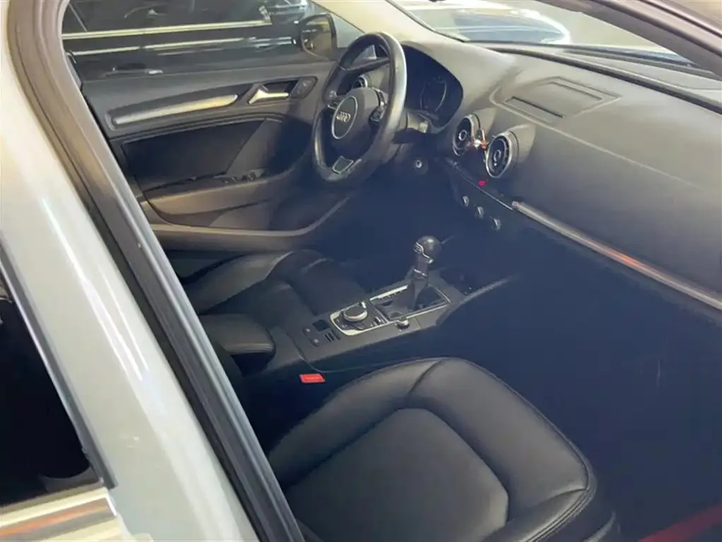 Audi A3 A3 2015 Sportback 35 TFSI Millionth Anniversary Smart Edition — View photo 4