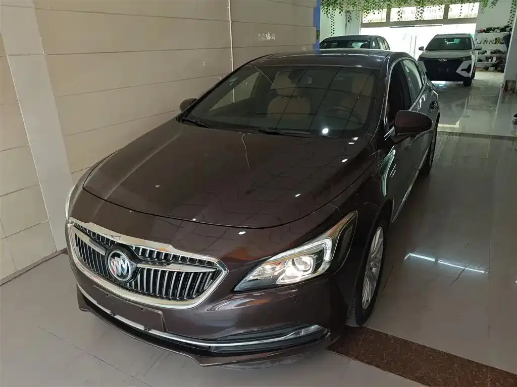 Buick Buick LaCrosse — شمبانيا