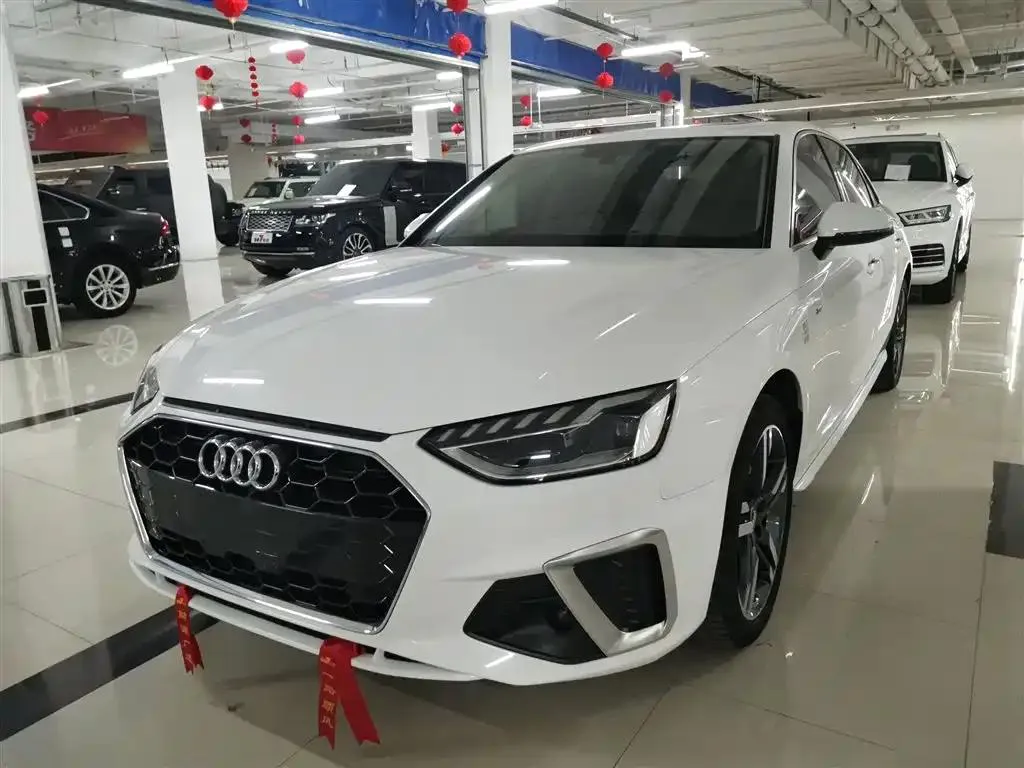 Audi Audi A4L — White