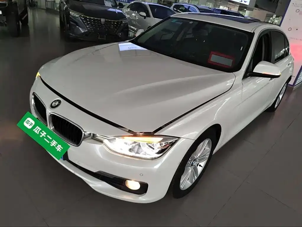 BMW BMW 3 Series — أبيض