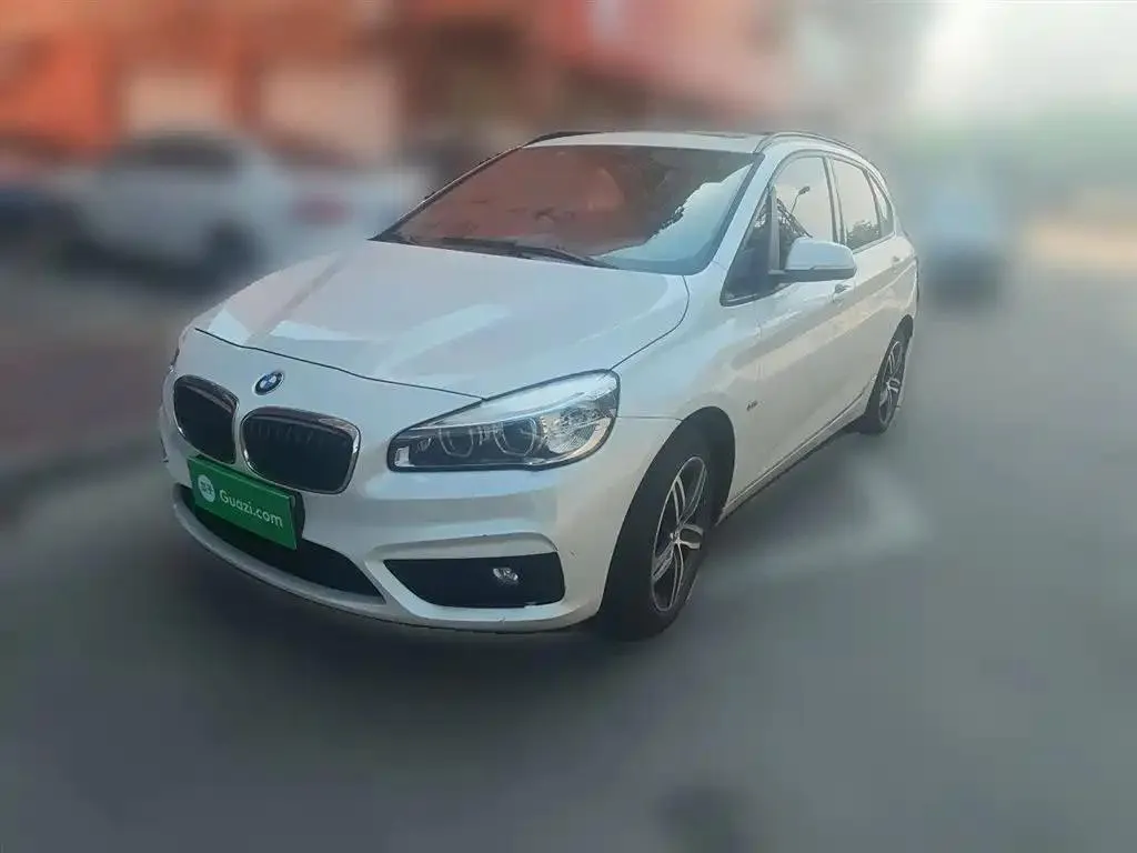 BMW BMW 2 Series — White