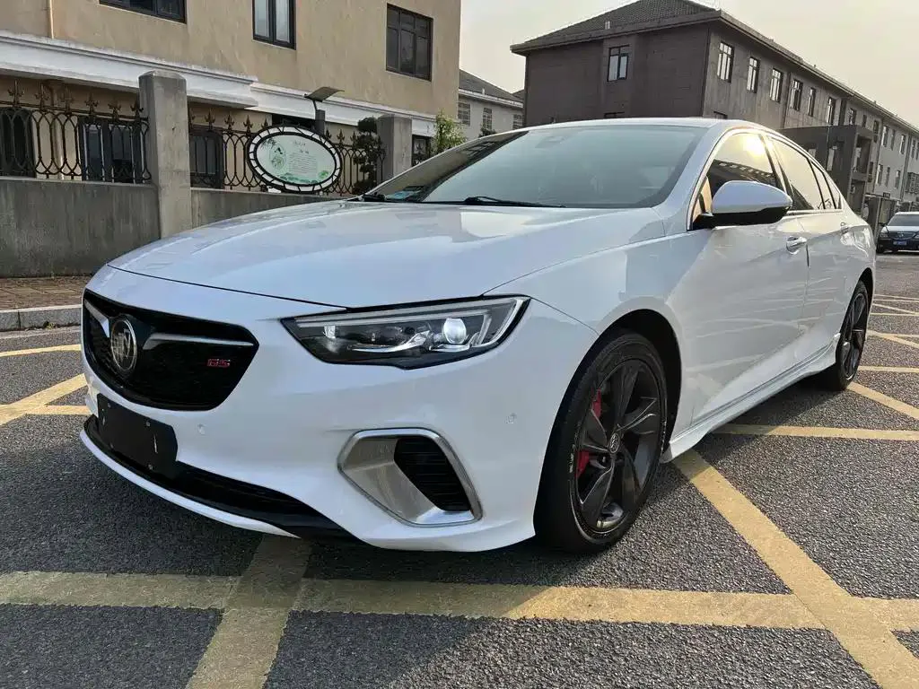 Buick Buick Regal — Blanc