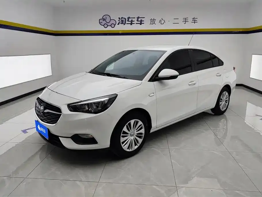 Buick Buick Excelle — أبيض