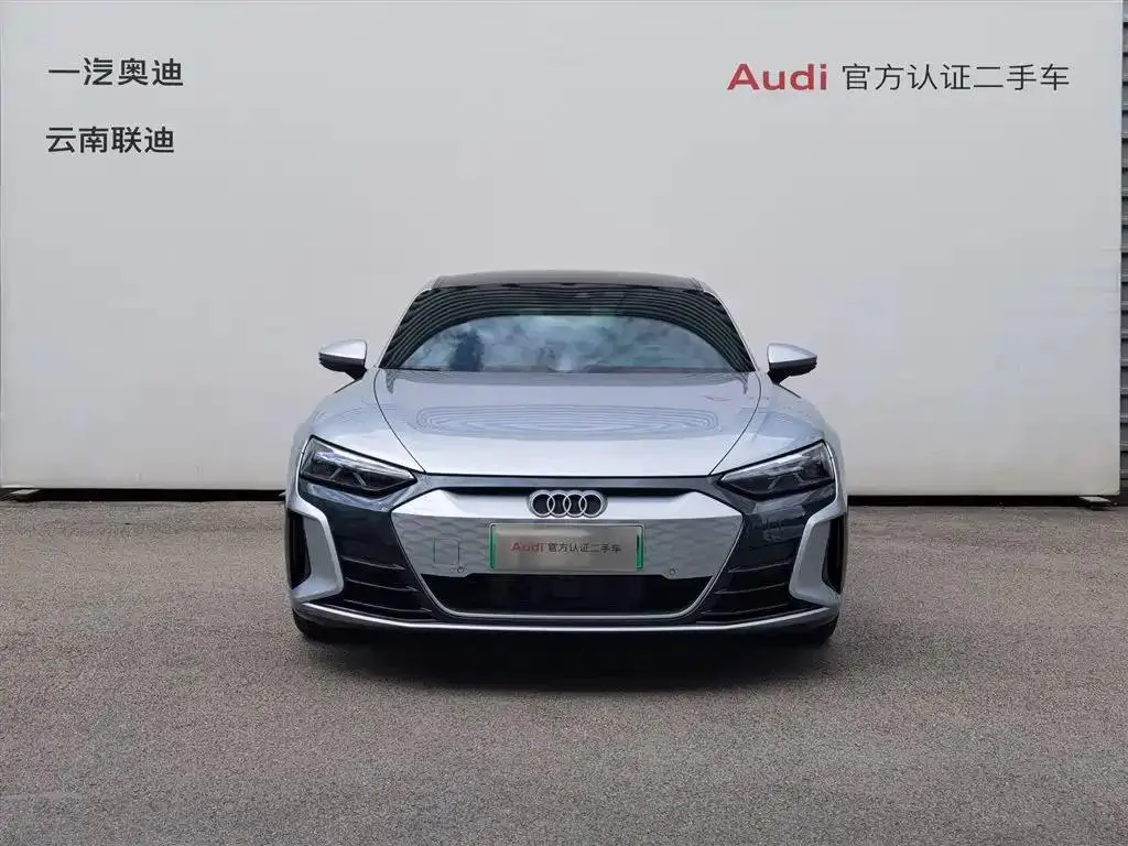 Audi e-tron GT e-tron GT 2023 basic model — View photo 2