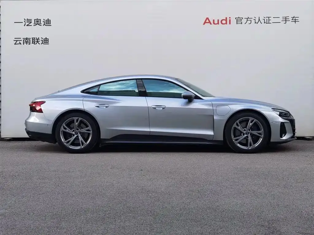 Audi e-tron GT e-tron GT 2023 basic model — View photo 3