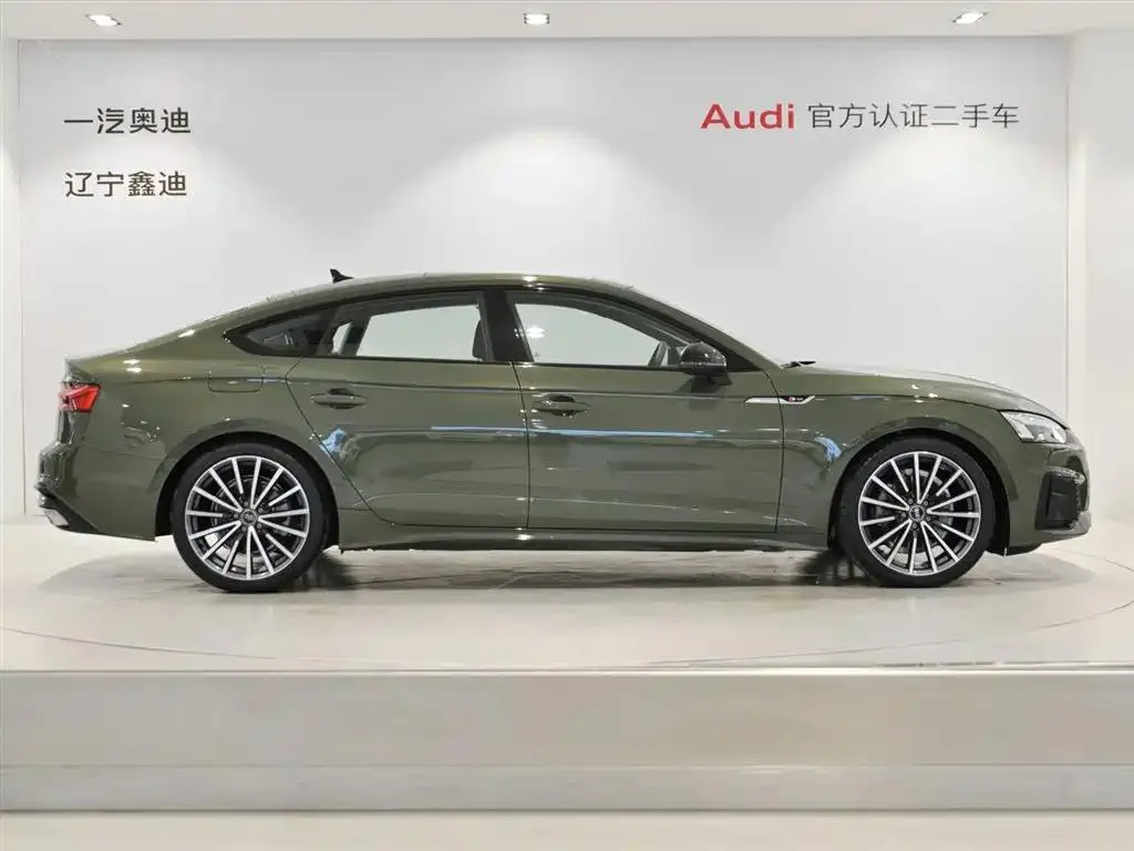 Audi A5 A5 (Imported) 2024 Sportback 40 TFSI quattro Luxury Dynamic Edition — عرض الصورة 3