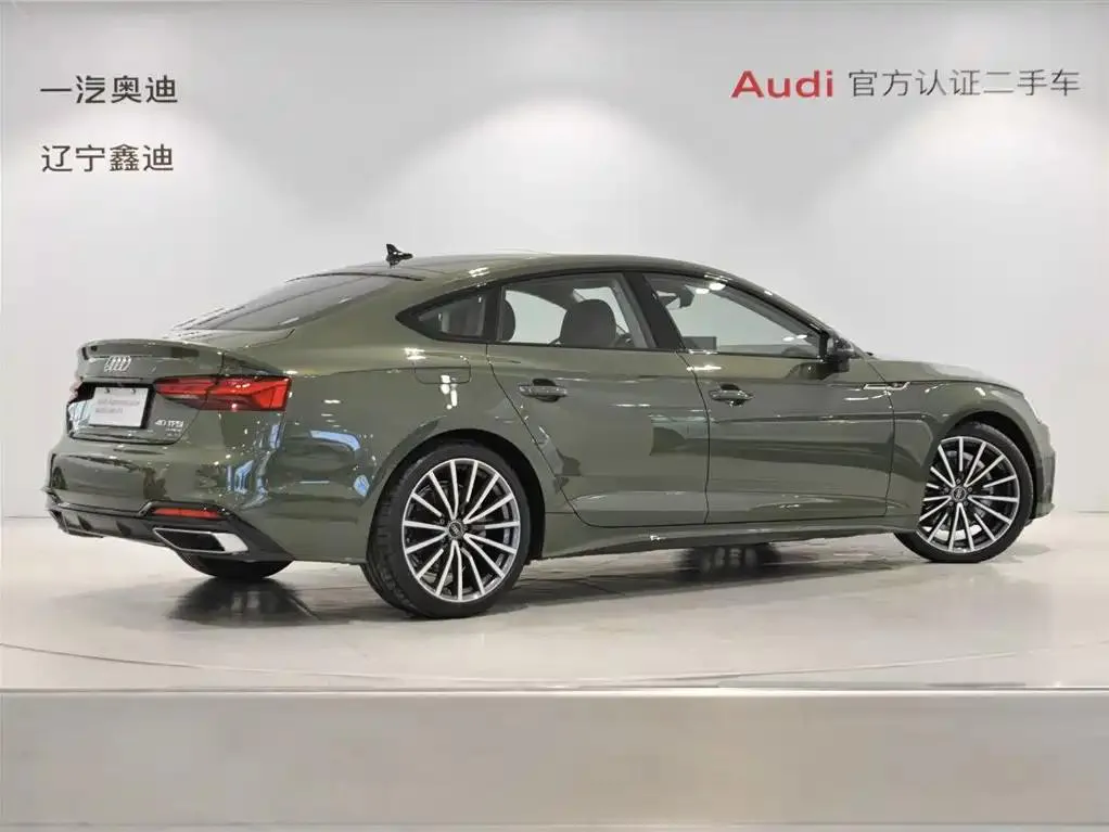 Audi A5 A5 (Imported) 2024 Sportback 40 TFSI quattro Luxury Dynamic Edition — عرض الصورة 4