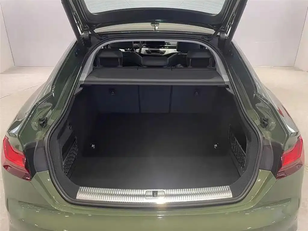 Audi A5 A5 (Imported) 2024 Sportback 40 TFSI quattro Luxury Dynamic Edition — عرض الصورة 6