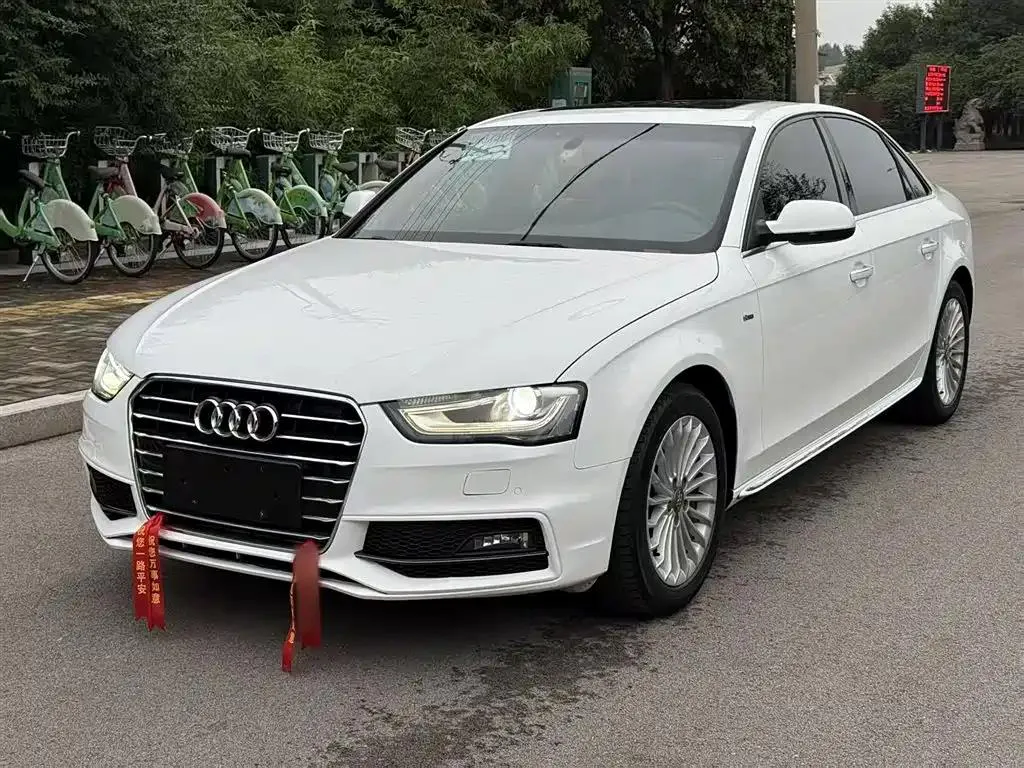 Audi Audi A4L — أبيض